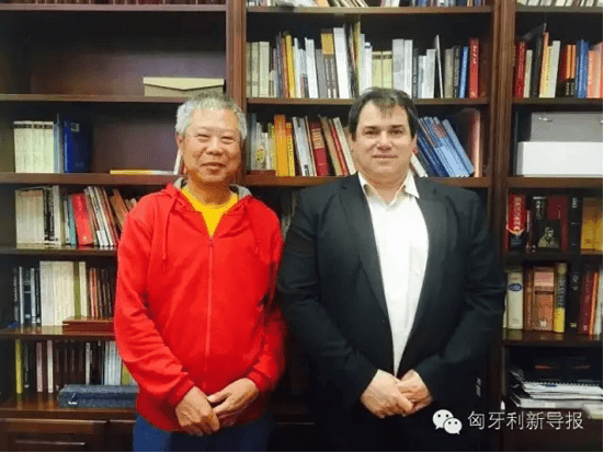 68歲老人張志武再駕覽眾C4房車(chē)環(huán)歐洲