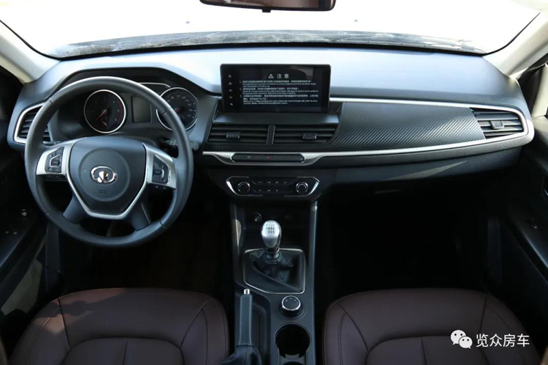 這款房車動力不錯，可以選擇