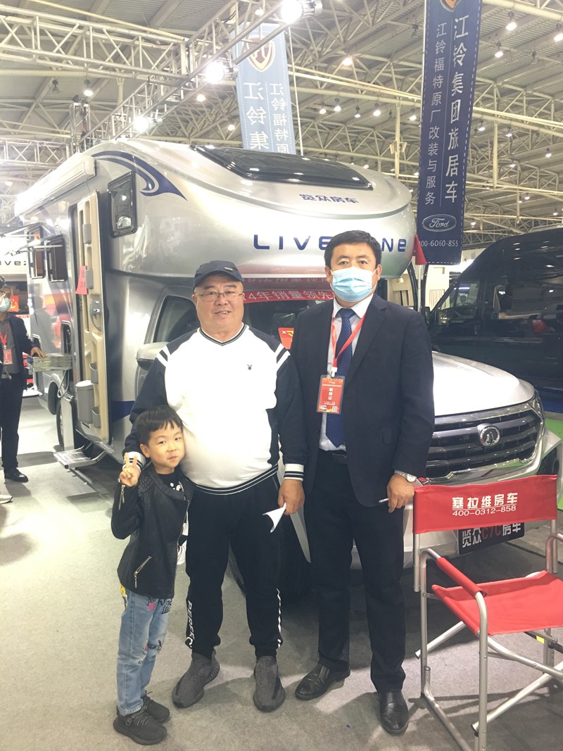 從這選房車(chē)的顧客怎么這么多？