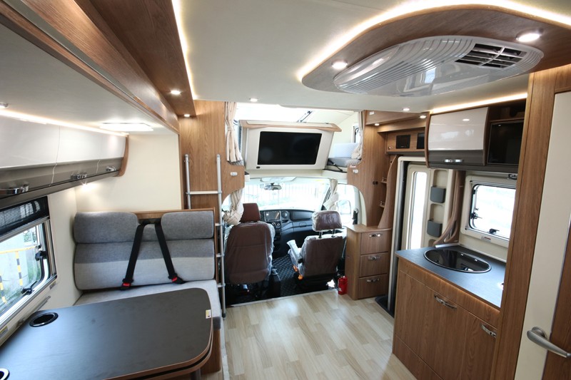 皮卡房車和依維柯房車你會選哪種？