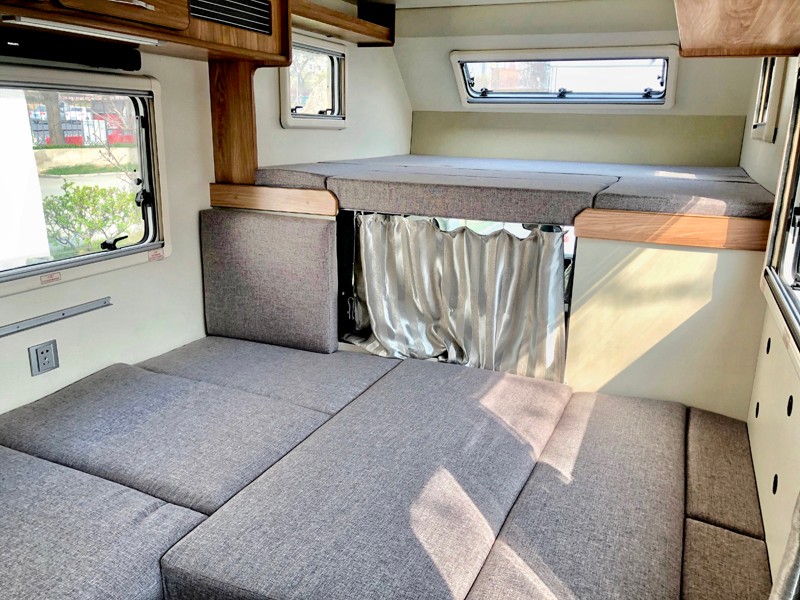 四驅(qū)、兩張超大床人床的房車，看這款