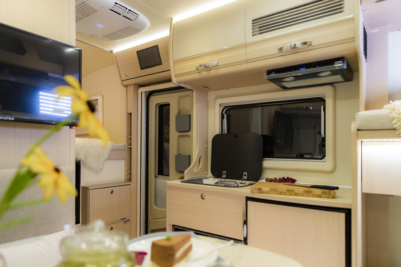 不僅僅動(dòng)力好，還有上下鋪的房車(chē)