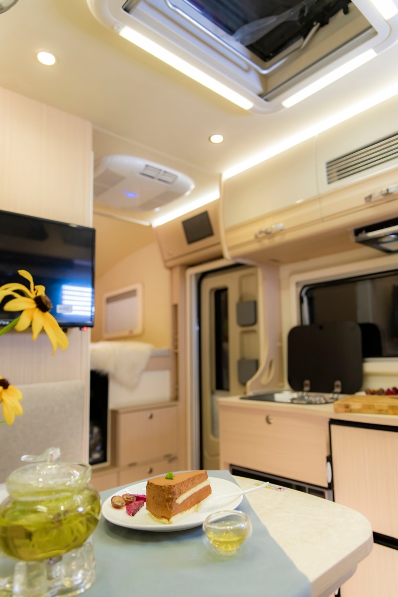 不僅僅動(dòng)力好，還有上下鋪的房車(chē)