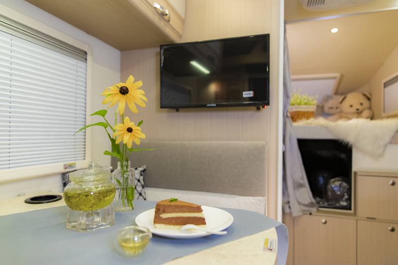 不僅僅動(dòng)力好，還有上下鋪的房車(chē)