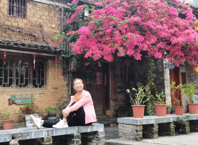 生如逆旅,一車以航:自駕游100多個城市 后半生為自己而活 58歲阿姨的逐夢之旅 生如逆旅,一車以航:自駕游100多個城市 后半生為自己而活 58歲阿姨的逐夢之旅