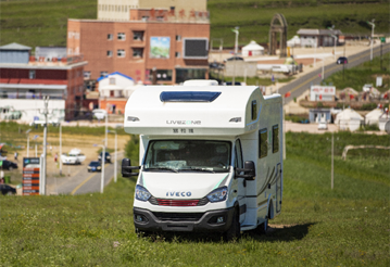 過(guò)幾天沈陽(yáng)特?zé)狒[，這么多房車(chē)