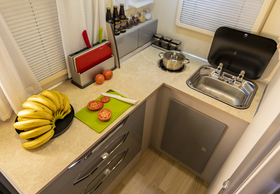 動力+豐富配置，這樣的房車省心、舒心